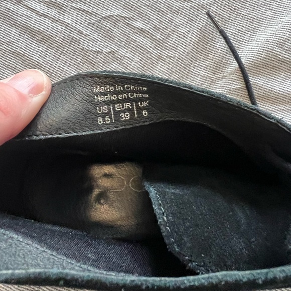 3/$10 🏷️ Faux suede lace up booties - Picture 9 of 9